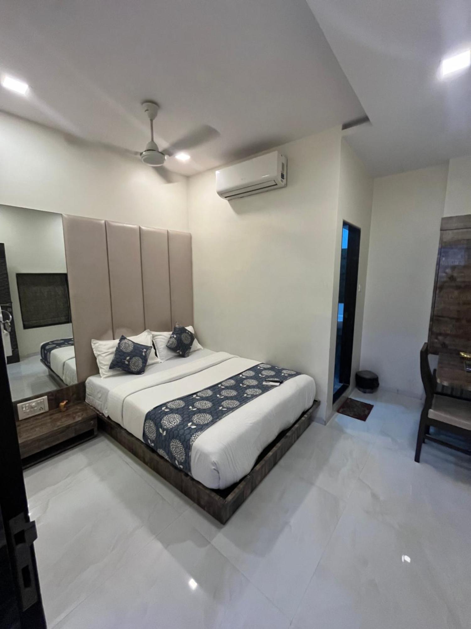bahay-panuluyan Fabexpress Shahi Palace - Nr - International Airport Mumbai