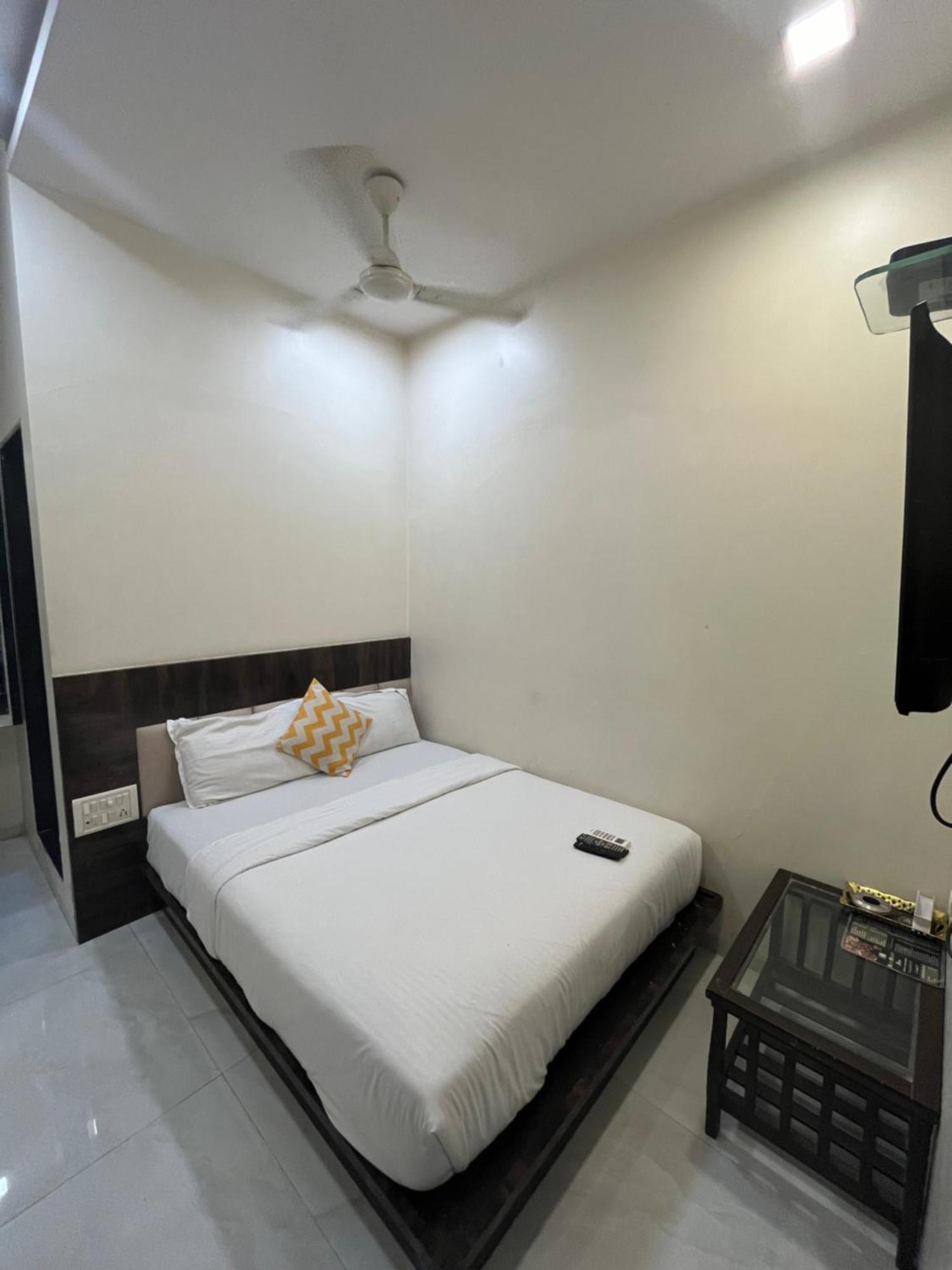Fabexpress Shahi Palace - Nr - International Airport