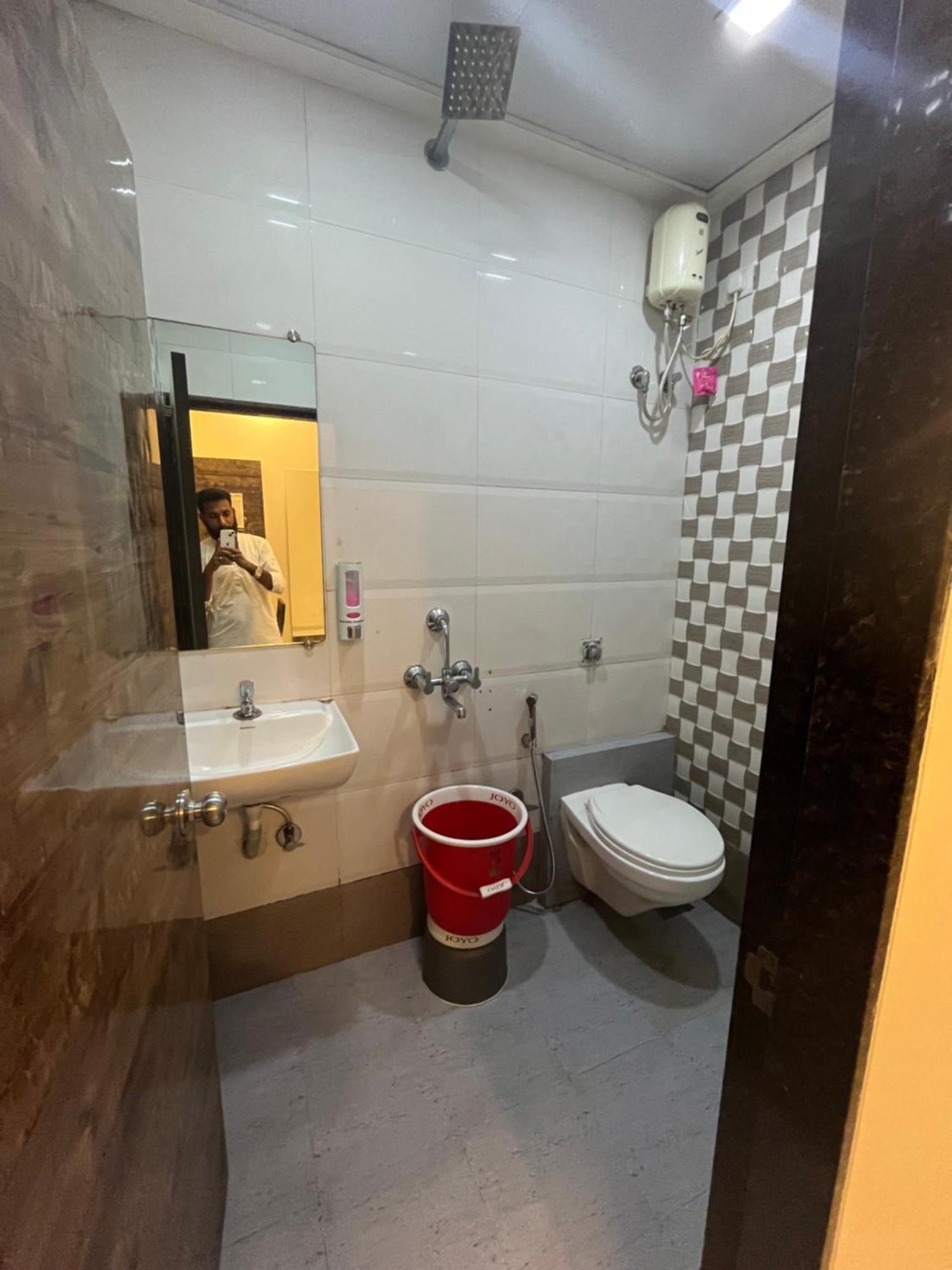 Fabexpress Shahi Palace - Nr - International Airport *