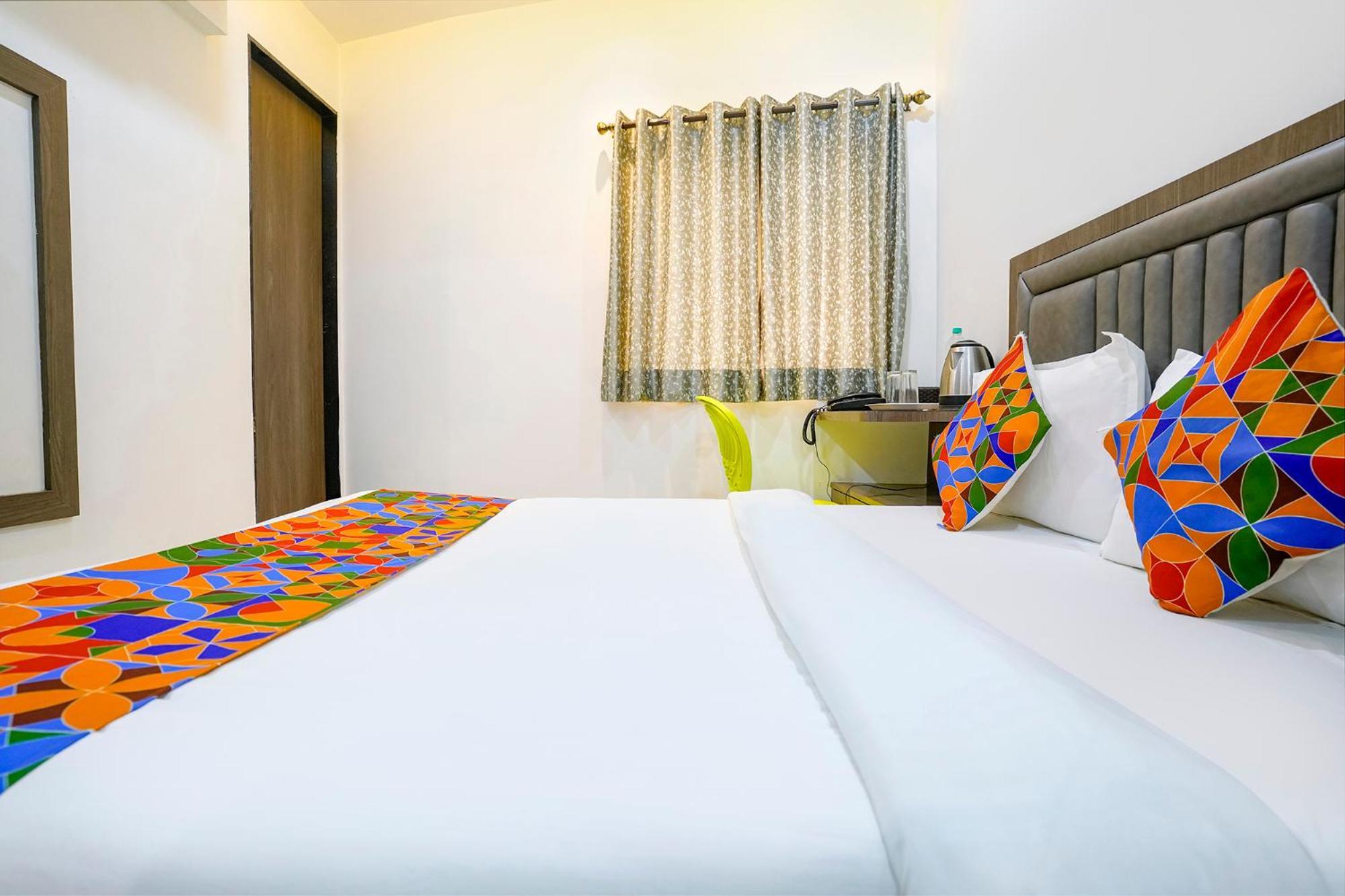 Fabexpress Shahi Palace - Nr - International Airport