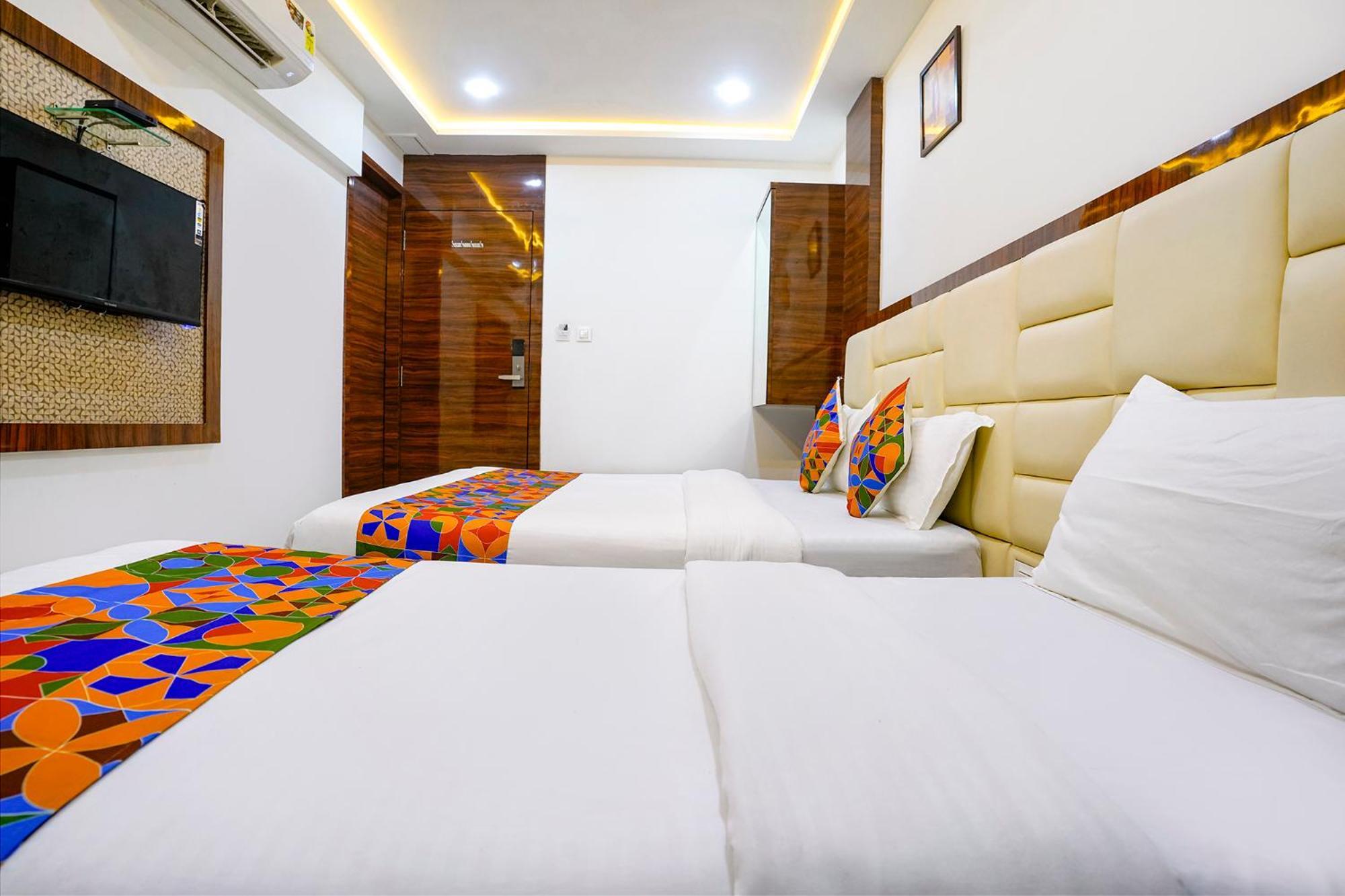 Fabexpress Shahi Palace - Nr - International Airport Mumbai