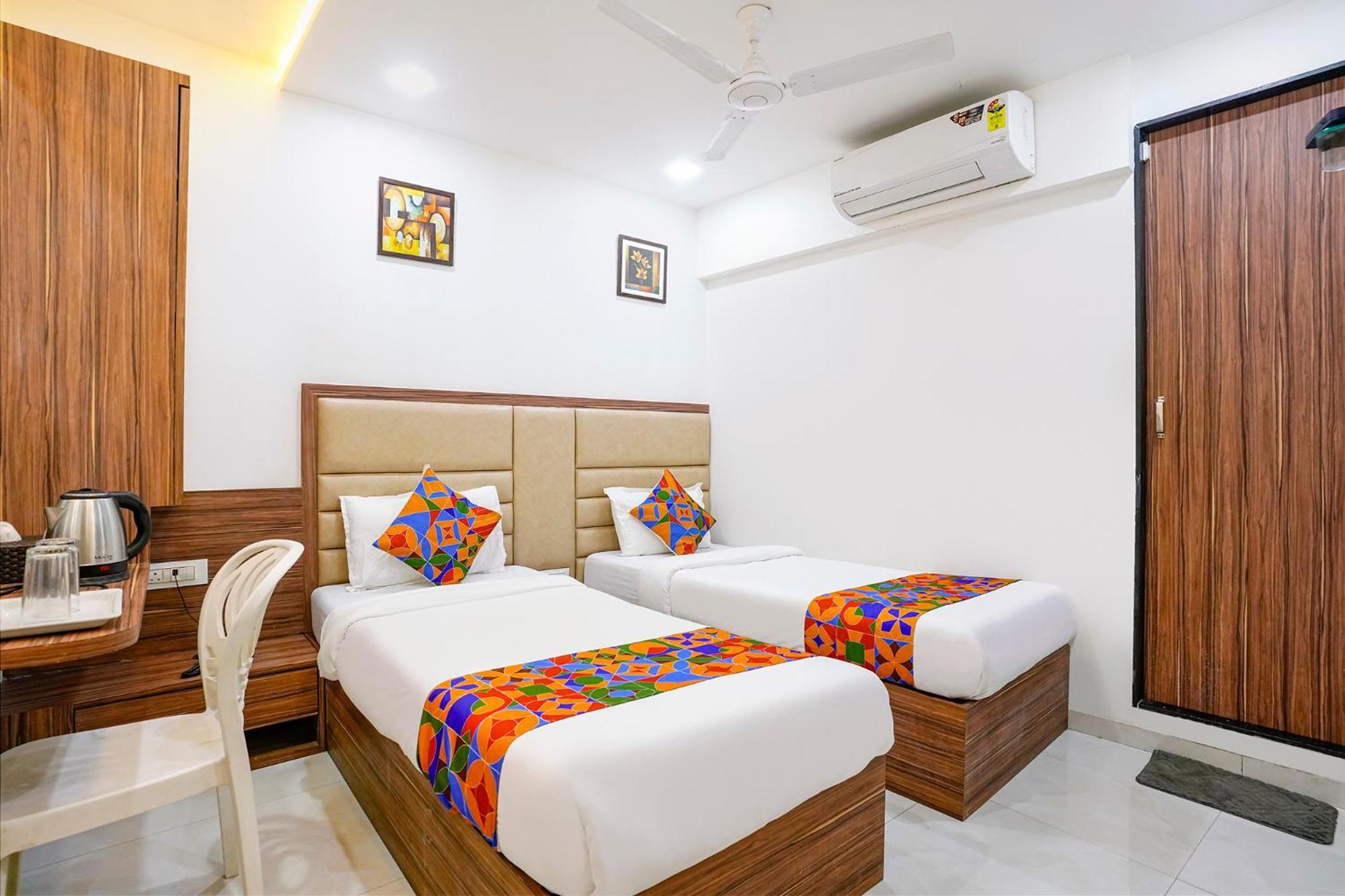 bahay-panuluyan Fabexpress Shahi Palace - Nr - International Airport *